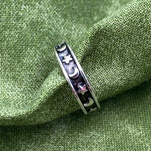 Toe ring, it’s adjustable, .925 sterling silver